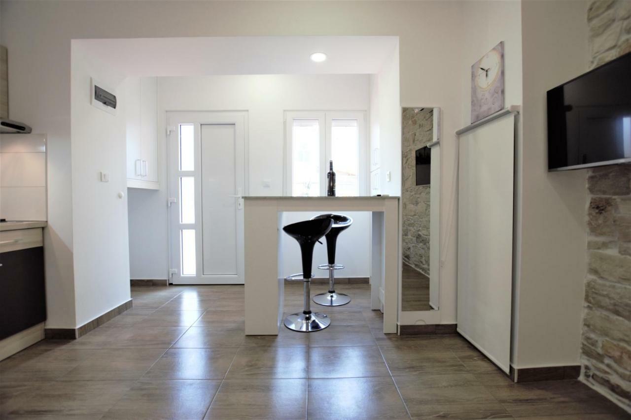 Studio Apartman Danijela Pula Exterior foto